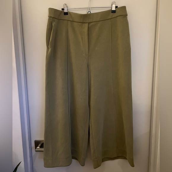 lululemon athletica Pants - Lululemon softstreme culottes